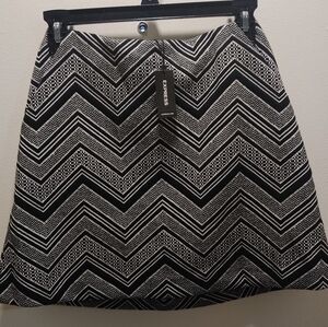 🆕 Express Black & White geometric zig-zag Striped midi skirt with pockets_XS